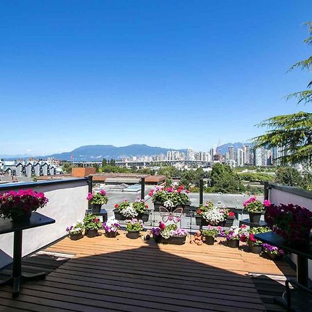 Billion Dollar Views In A Beautiful Fairview Slopes Heritage House Apartment Vancouver Luaran gambar