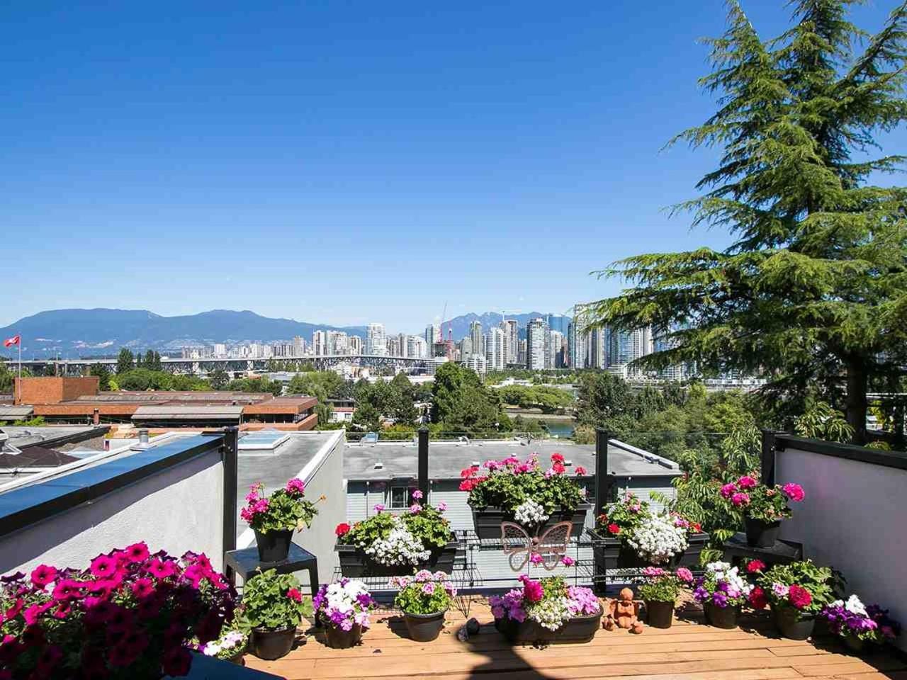 Billion Dollar Views In A Beautiful Fairview Slopes Heritage House Apartment Vancouver Luaran gambar