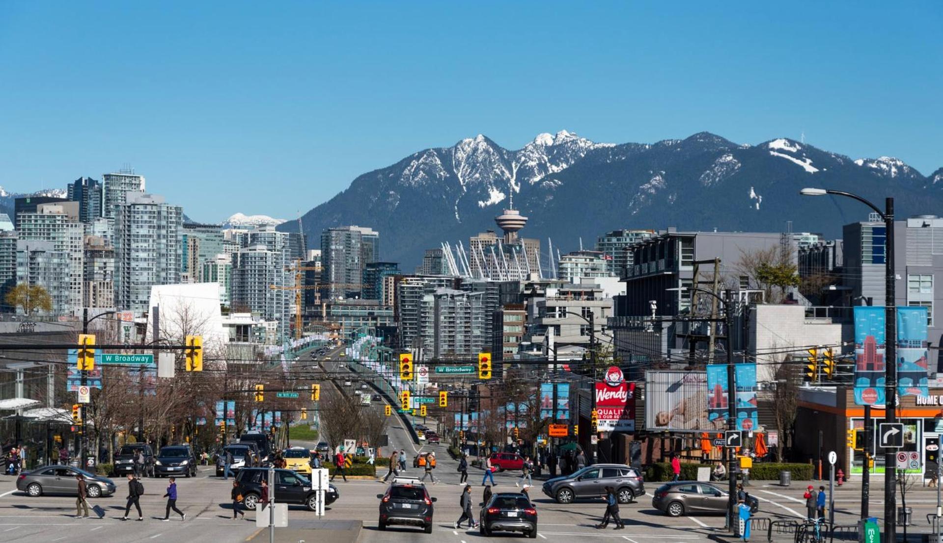 Billion Dollar Views In A Beautiful Fairview Slopes Heritage House Apartment Vancouver Luaran gambar