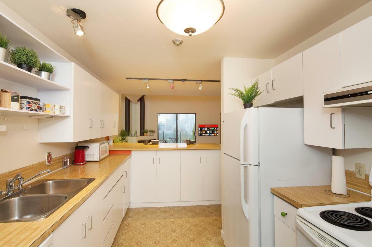 Billion Dollar Views In A Beautiful Fairview Slopes Heritage House Apartment Vancouver Luaran gambar